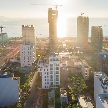 Dn Beach Hotel Da Nang Bagian luar foto